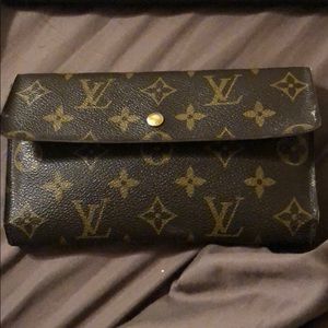 LV wallet with Date code